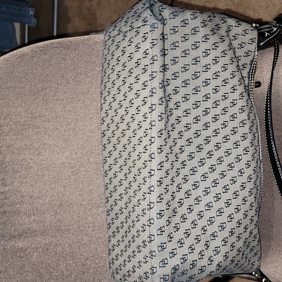 Dooney and Bourke bag - Picture 11 of 15